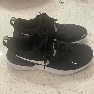 Nike react miler running shoe size 8 mens 9.5 women's